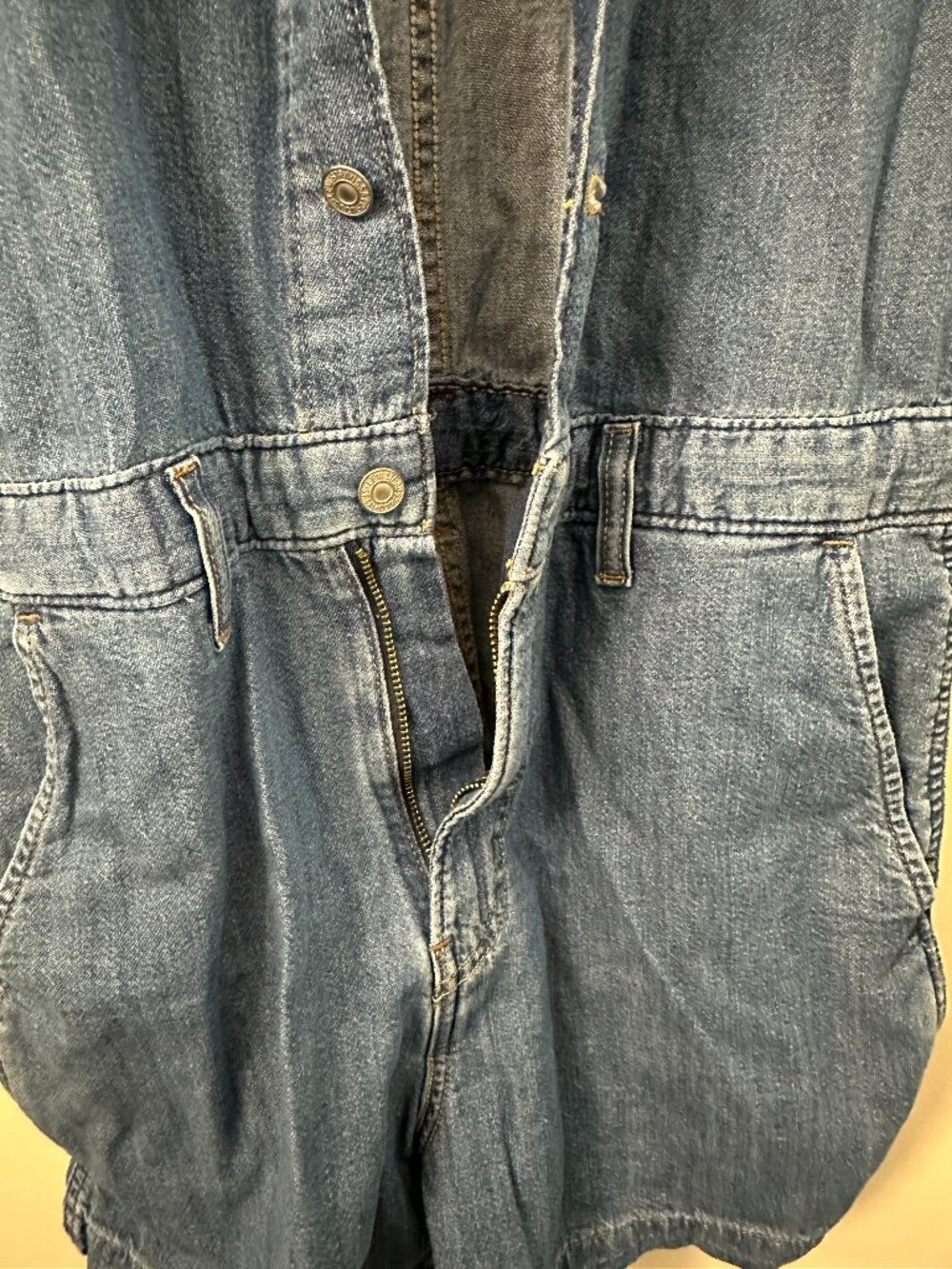 NEW NWT Levi's Heritage Romper Women Size XS Denim Short Sleeve Button Jumpsuit - Picture 3 of 4